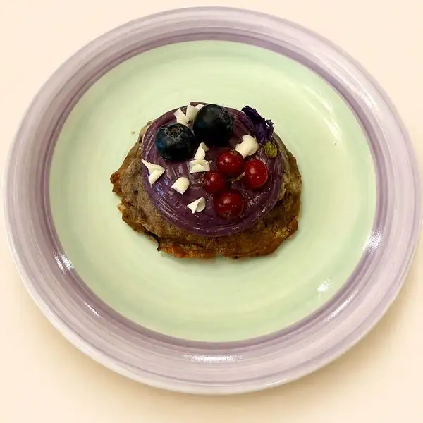 Cookie de mora, arándanos y violeta
